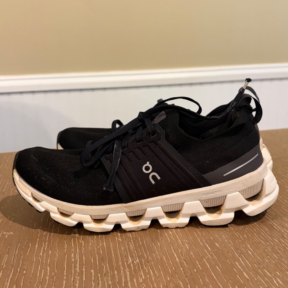 On Running CloudTec Women's 8 Black White Lace Up Running Shoes Sneakers